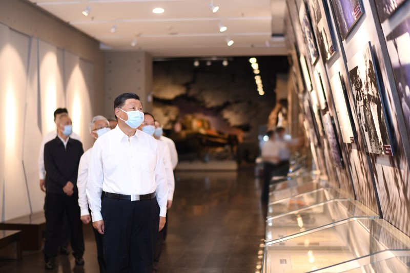 2022年8月16日至17日，中共中央總書記、國家主席、中央軍委主席習(xí)近平在遼寧考察。這是16日下午，習(xí)近平在錦州市考察遼沈戰(zhàn)役紀念館。 新華社記者 燕雁 攝
